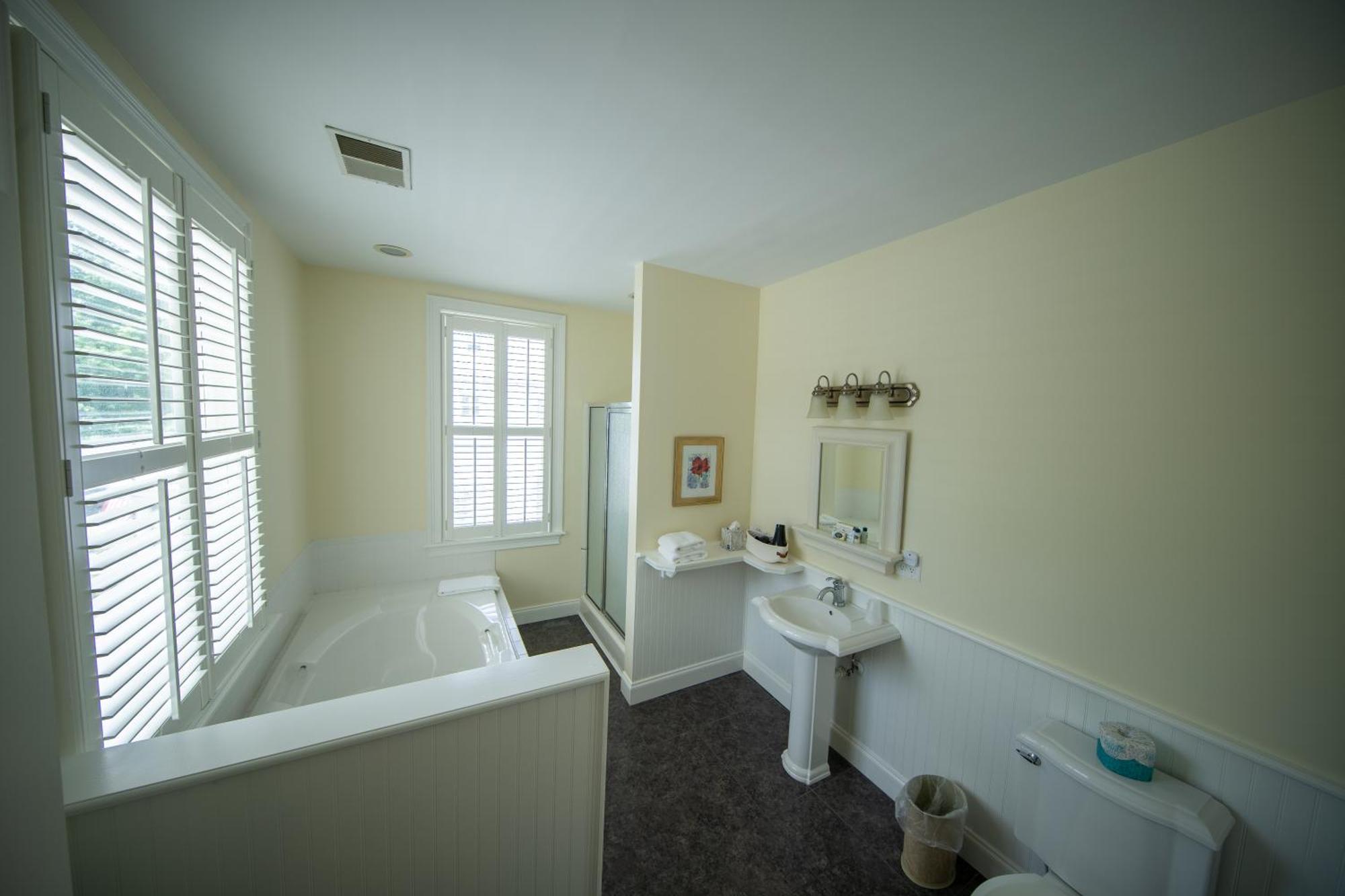 The Edenton Collection-The Granville Queen Inn Room photo
