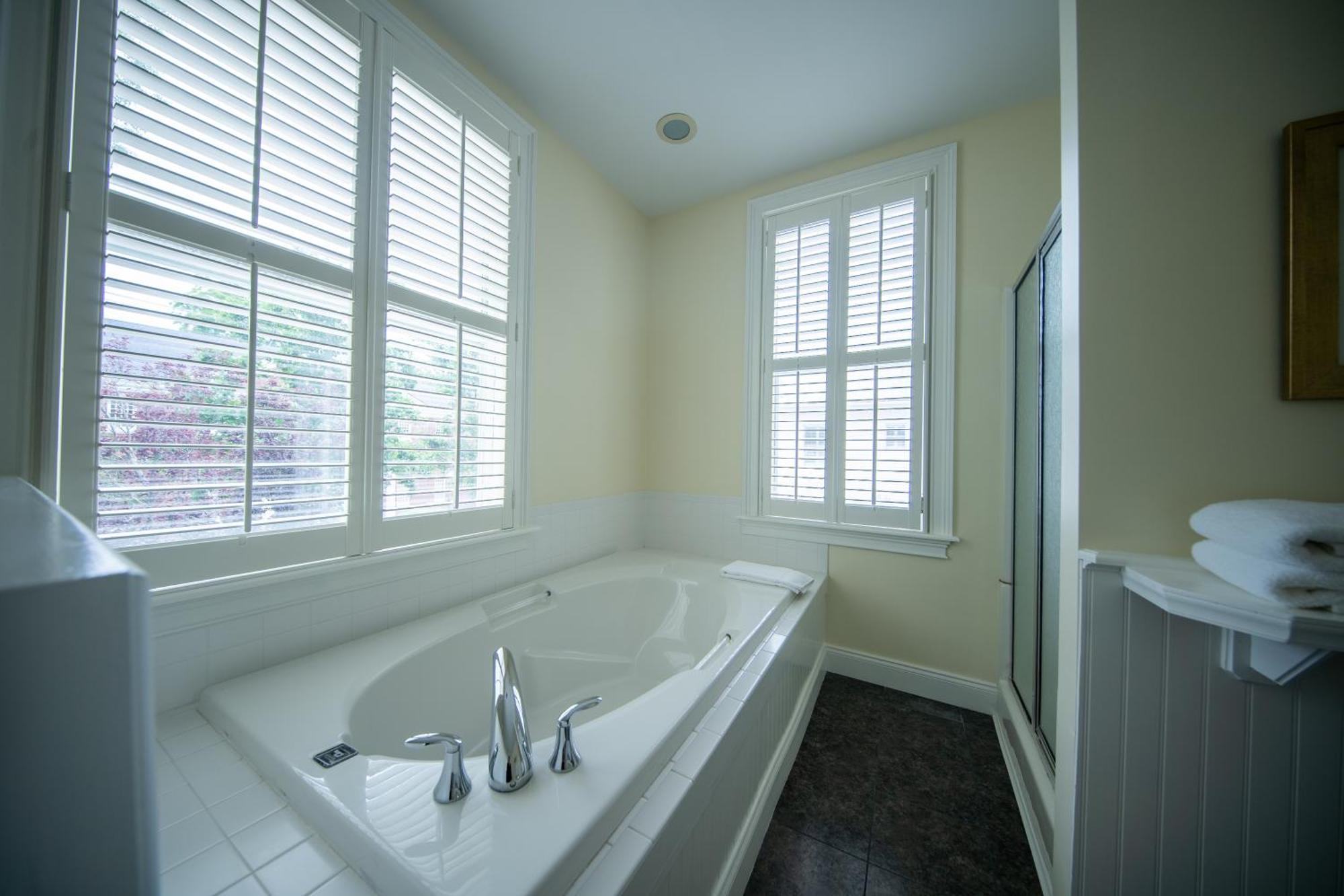 The Edenton Collection-The Granville Queen Inn Room photo