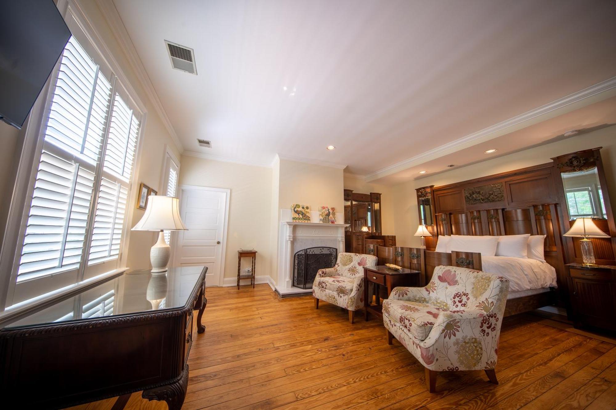 The Edenton Collection-The Granville Queen Inn Room photo